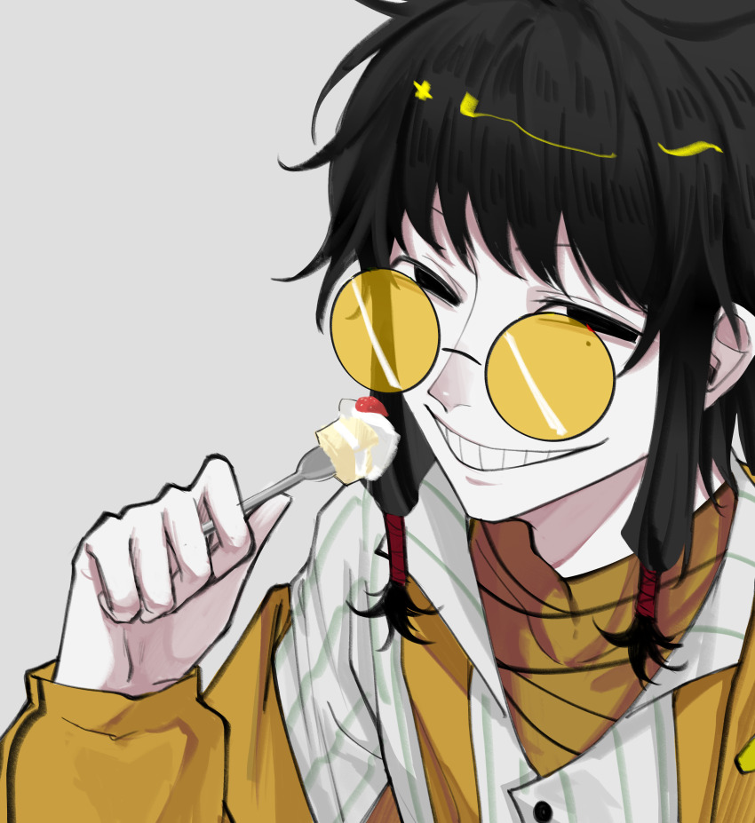 1boy absurdres black_eyes black_hair chinese_commentary commentary_request eeeeilot fork grey_background grin highres holding holding_fork jacket long_sleeves male_focus medium_hair mole mole_under_eye open_clothes open_jacket pale_skin round_eyewear shirt simple_background smile solo striped_clothes striped_shirt tinted_eyewear touqi_guaitan upper_body variant_set vertical-striped_clothes vertical-striped_shirt white_shirt yellow-tinted_eyewear yellow_jacket ziche_fuzhao