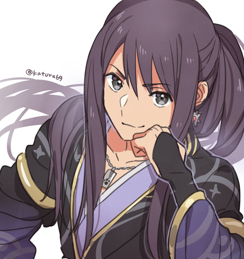 1boy absurdres black_eyes black_hair earrings hair_between_eyes hand_on_own_face highres jewelry katsura_ichiho long_hair long_sleeves looking_at_viewer male_focus necklace ponytail smile solo tales_of_(series) tales_of_vesperia twitter_username upper_body wide_sleeves yuri_lowell