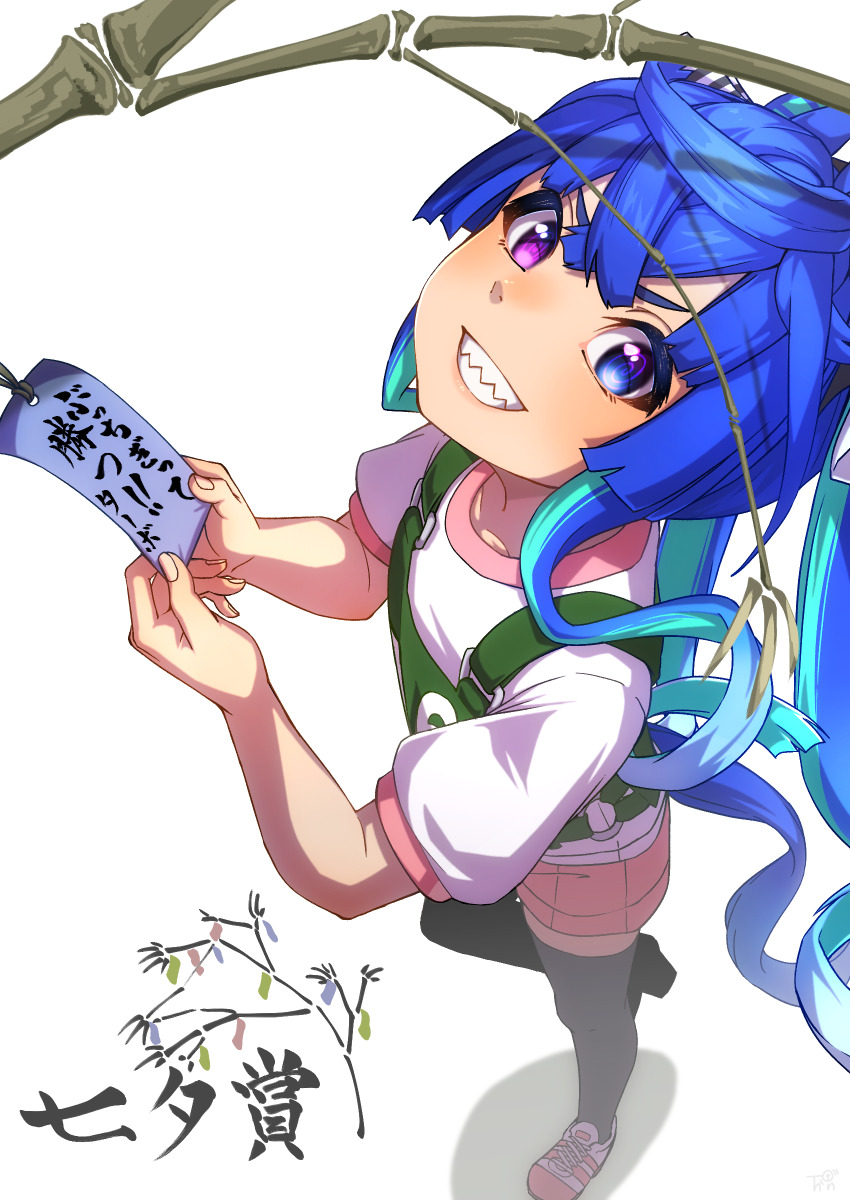 1girl @_@ absurdres animal_ears aqua_hair bamboo black_thighhighs blue_eyes blue_hair commentary_request crossed_bangs from_above grin gym_shirt gym_shorts heterochromia highres holding holding_tanzaku horse_ears horse_girl horse_tail long_hair looking_at_viewer looking_up multicolored_hair original_race_uniform_(umamusume) purple_eyes race_bib shadow sharp_teeth shirt shoes short_sleeves shorts sidelocks simple_background smile solo standing standing_on_one_leg tail tanabata tanzaku teeth thighhighs thin_(suzuneya) twin_turbo_(umamusume) twintails two-tone_hair umamusume v-shaped_eyebrows very_long_hair white_background white_shirt