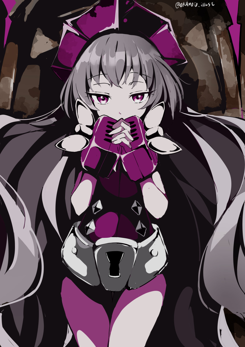 1girl absurdres belt grey_hair hand_cuffed highres lock long_hair purple_eyes shaman_king white_gorilla_(okamoto)