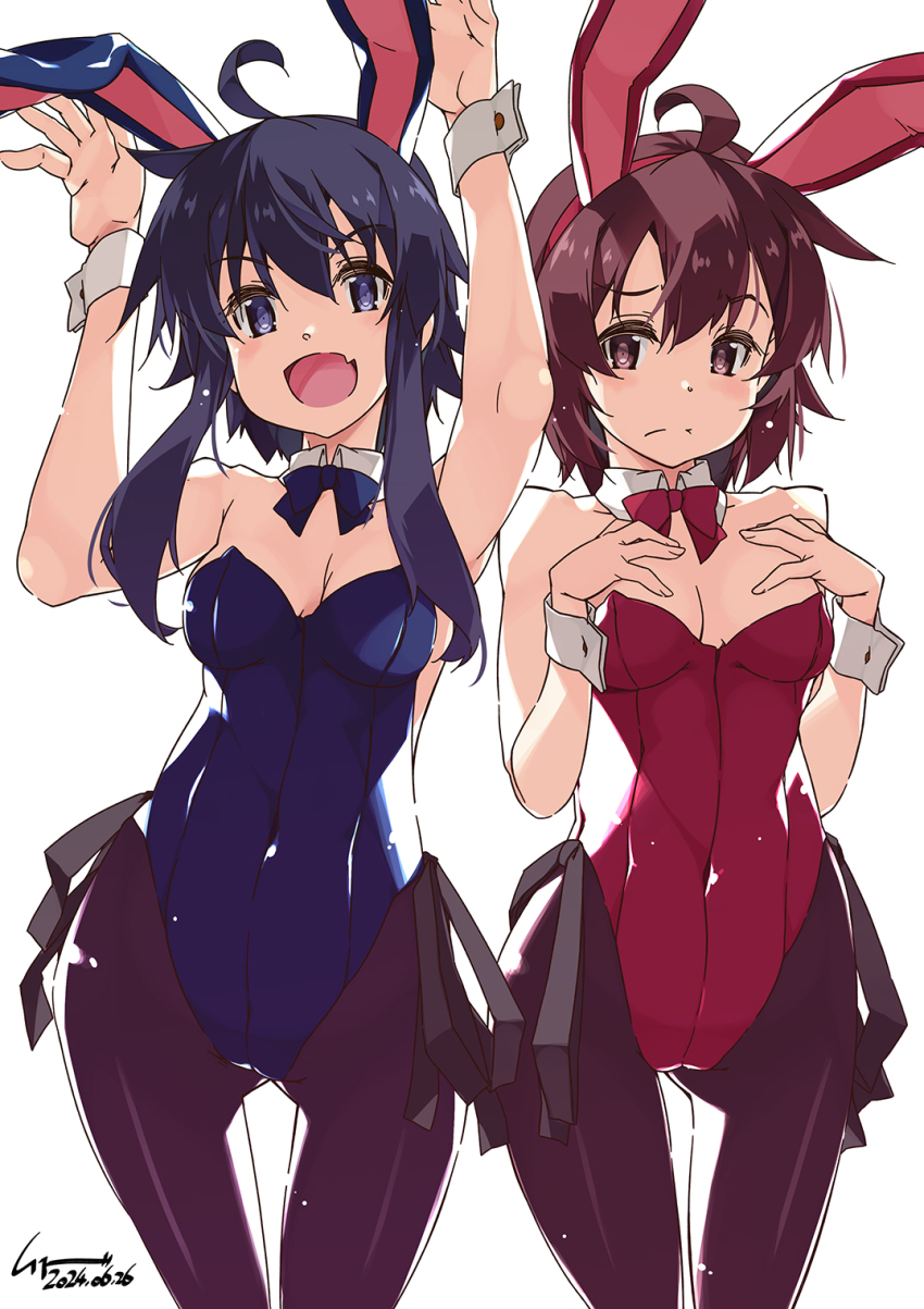 2girls ahoge animal_ears bare_shoulders black_hair black_pantyhose blue_eyes blue_leotard breasts brown_eyes brown_hair commission dated detached_collar fake_animal_ears fang highres leotard long_hair medium_breasts multiple_girls open_mouth original pantyhose playboy_bunny rabbit_ears red_leotard shikei short_hair skeb_commission skin_fang strapless strapless_leotard white_background wrist_cuffs