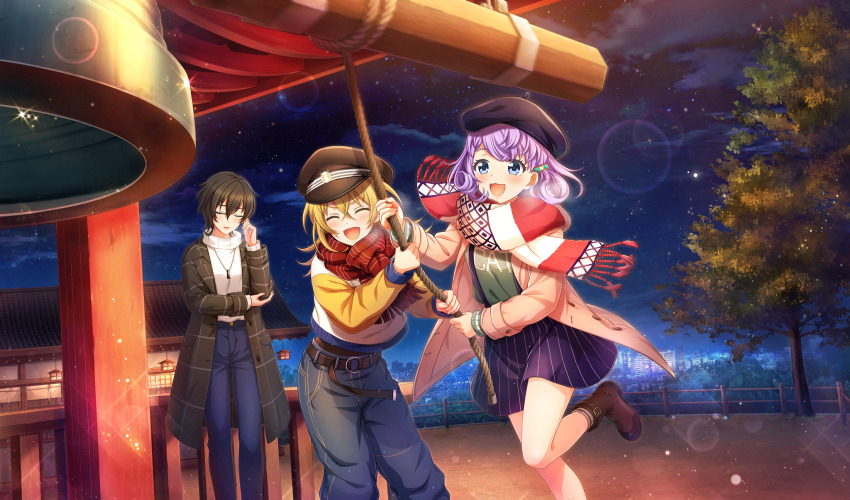 3girls :d ^_^ asada_aoi belt belt_buckle black_belt black_coat black_hair black_hat blonde_hair blue_eyes blue_pants boots breath brown_coat brown_footwear buckle cinderella_series closed_eyes cloud coat curly_hair dutch_angle film_grain gakuseibou game_cg green_shirt hachigatsu_no_cinderella_nine hand_on_own_elbow hat highres holding holding_rope iwaki_yoshimi leg_up lens_flare light_particles long_hair long_sleeves looking_at_object multiple_girls night night_sky non-web_source official_art open_clothes open_coat open_mouth outdoors pants purple_hair purple_skirt red_scarf rope scarf shirt short_hair shrine shrine_bell skirt sky smile sparkle standing star_(sky) starry_sky sweater tree tsukumo_kana white_sweater