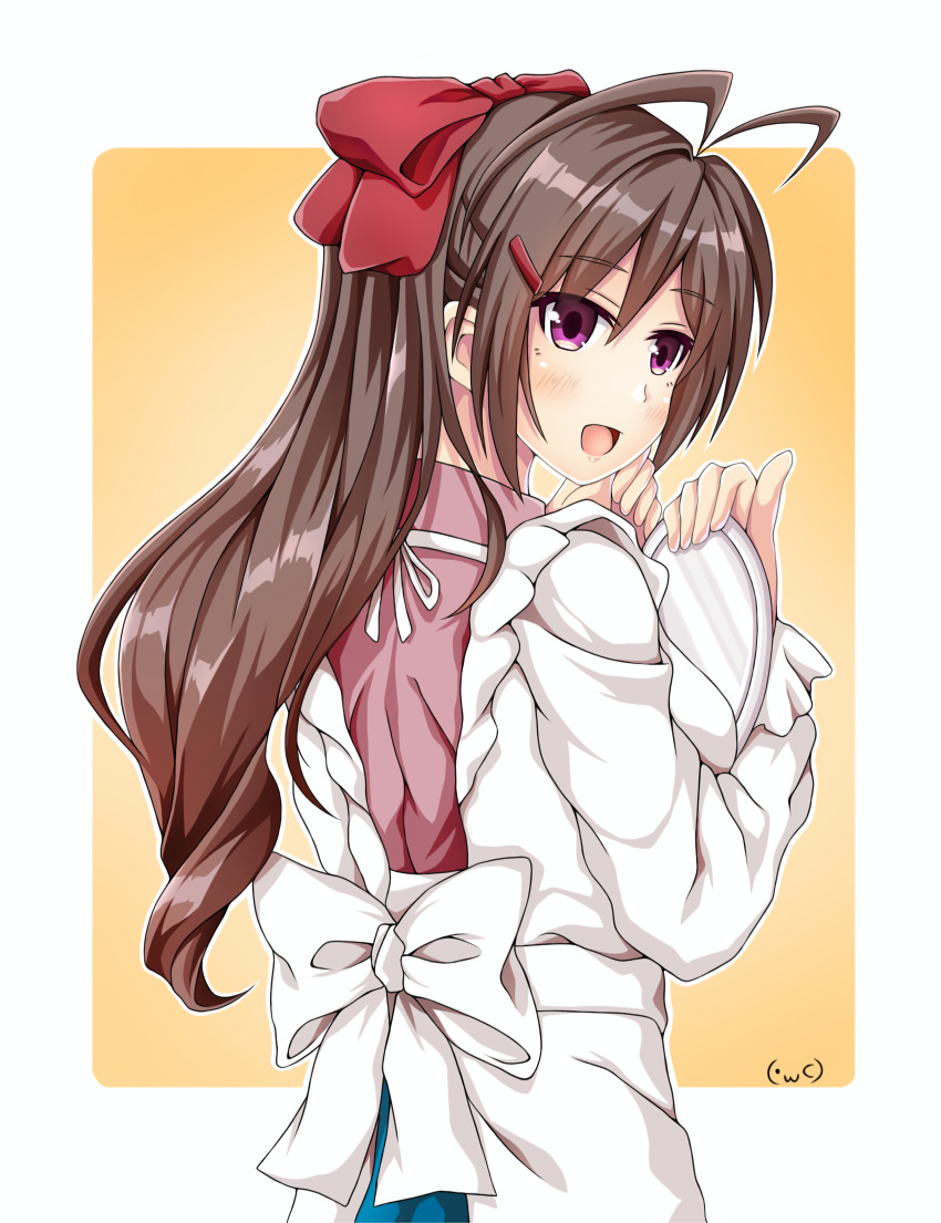 1girl :d absurdres antenna_hair apron brown_hair from_behind hair_ornament hair_ribbon hairclip highres holding holding_tray kantai_collection kappougi koutetunamekuji long_hair looking_at_viewer mamiya_(kancolle) open_mouth orange_background ponytail red_ribbon ribbon simple_background smile solo tray upper_body