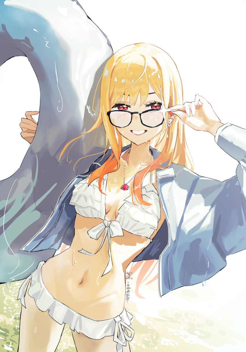1girl absurdres bikini blonde_hair breasts earrings highres holding jacket jewelry kitagawa_marin long_hair looking_at_viewer necklace open_clothes open_jacket red_eyes small_breasts smile solo sono_bisque_doll_wa_koi_wo_suru sunglasses swimsuit tianqing_miaofa wet wet_clothes white_bikini
