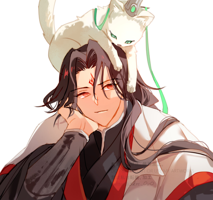1boy animalization arm_support black_hanfu cat chinese_clothes closed_mouth commentary_request curtained_hair facial_mark forehead_mark green_eyes hand_on_own_cheek hand_on_own_face hanfu highres long_hair long_sleeves looking_at_animal looking_up luo_binghe male_focus parted_bangs portrait red_eyes renzha_fanpai_zijiu_xitong ribboned_xiao_guan sakuramochi1003 shen_qingqiu simple_background smile two-tone_hanfu watermark wavy_hair white_background white_cat