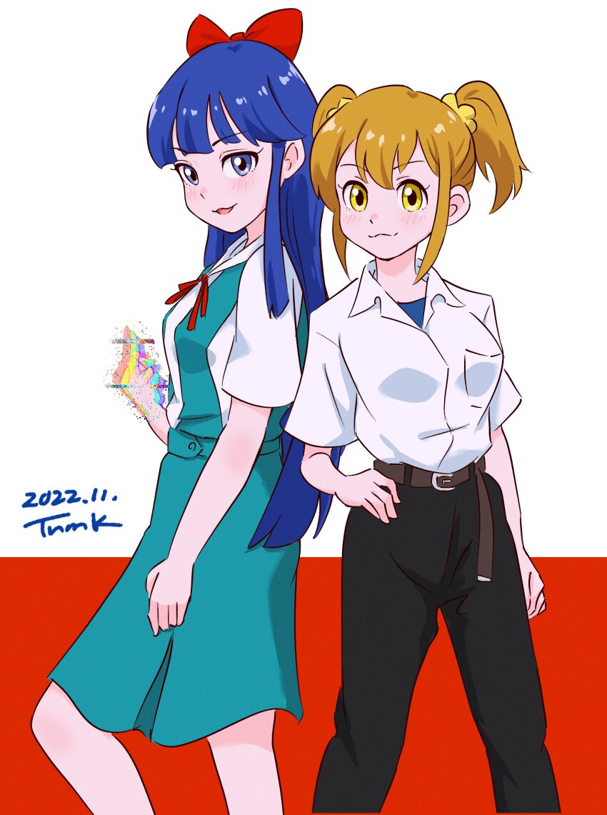 2girls :3 absurdres belt black_pants blue_eyes blue_hair blue_skirt blue_undershirt bow brown_belt censored collared_shirt commentary cosplay dated dot_nose hair_bow hair_ornament hair_scrunchie hand_on_own_hip highres ikari_shinji_(cosplay) long_hair middle_finger miyamura_yuuko mosaic_censoring multiple_girls neck_ribbon neon_genesis_evangelion ogata_megumi open_mouth orange_hair pants pipimi pleated_skirt poptepipic popuko red_background red_bow red_ribbon ribbon school_uniform scrunchie shirt short_hair short_twintails sidelocks signature simple_background skirt souryuu_asuka_langley_(cosplay) suspender_skirt suspenders tokyo-3_middle_school_uniform tsunemoku twintails two-tone_background two_side_up undershirt voice_actor_connection white_background white_shirt wing_collar yellow_eyes yellow_scrunchie