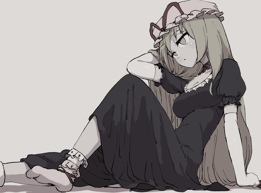 blonde_hair breasts choker cleavage closed_mouth dress elbow_gloves expressionless from_side gloves grey_background hand_in_own_hair hat highres knee_up long_hair medium_breasts mob_cap purple_dress ribbon_choker short_sleeves sitting socks touhou uzou_(uzooooooooo) very_long_hair white_gloves white_socks yakumo_yukari yellow_eyes