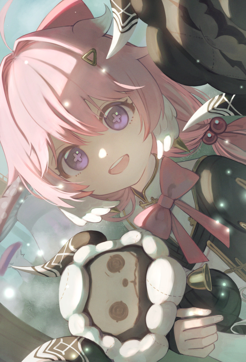 +_+ 1girl absurdres ahoge bow bowtie cloudy_(wuthering_waves) cosmos_(wuthering_waves) dress encore_(wuthering_waves) hair_bobbles hair_bow hair_intakes hair_ornament hairclip highres long_hair looking_at_viewer low_twintails open_mouth pink_bow pink_bowtie pink_hair purple_eyes shimizu_tomoki smile teeth twintails upper_teeth_only white_dress wuthering_waves