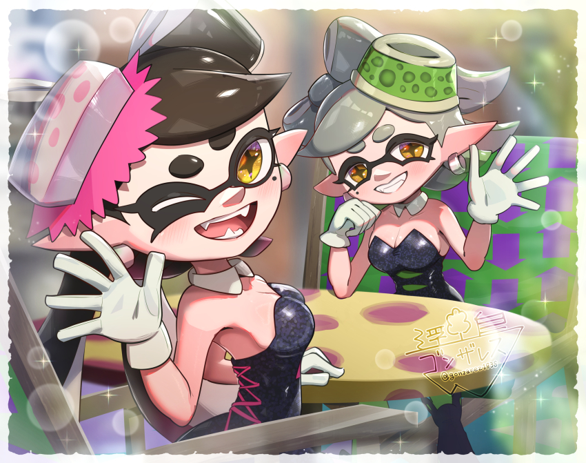 2girls alternate_breast_size bare_arms bare_shoulders black_dress black_hair black_jumpsuit bow-shaped_hair breasts callie_(splatoon) callie_(squid_sisters_outfit)_(splatoon) cleavage collarbone commentary_request cousins detached_collar dress earrings fangs gloves gonzarez gradient_hair grey_hair half_updo highres hoop_earrings inkling jewelry jumpsuit large_breasts marie_(splatoon) marie_(squid_sisters_outfit)_(splatoon) mole mole_under_eye multicolored_hair multiple_girls nintendo one_eye_closed pointy_ears short_dress short_jumpsuit splatoon_(series) splatoon_1 strapless strapless_dress swept_bangs tentacle_hair thick_eyebrows twintails waving white_gloves yellow_eyes