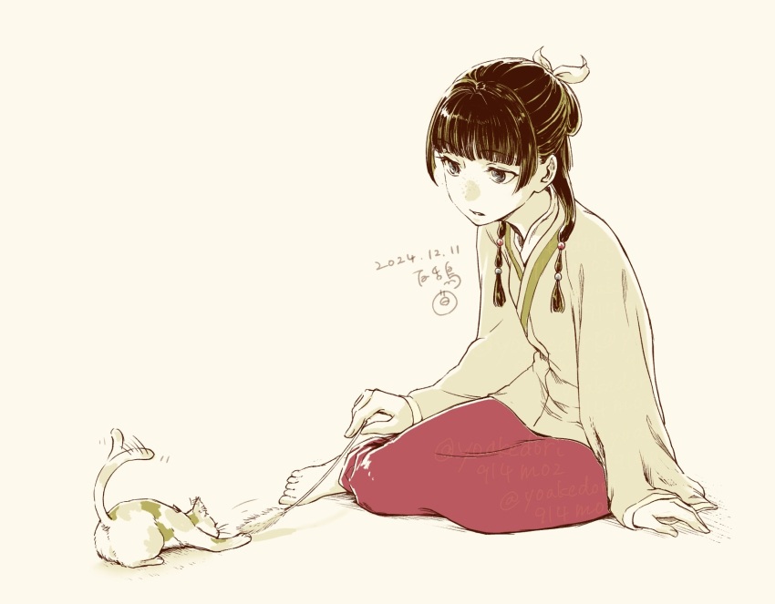 1girl barefoot blunt_bangs cat cat_teaser chinese_clothes dated full_body hanfu highres kusuriya_no_hitorigoto mao_mao_the_cat maomao_(kusuriya_no_hitorigoto) simple_background sitting solo tail tail_wagging watermark yoakedori914moz