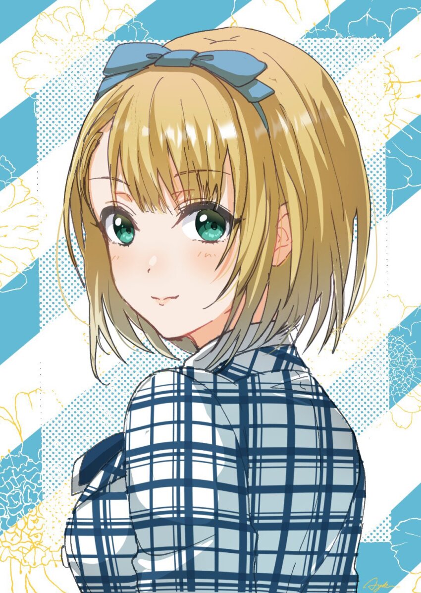 1girl 22/7 asymmetrical_bangs ayakura_azuma blonde_hair blue_bow blue_hairband bob_cut bow bow_hairband closed_mouth cropped_jacket dress facing_back from_behind green_eyes hair_bow hairband highres inverted_bob kumorizora_no_mukou_wa_hareteiru long_sleeves looking_at_viewer plaid_clothes plaid_dress saito_nicole short_hair smile solo upper_body