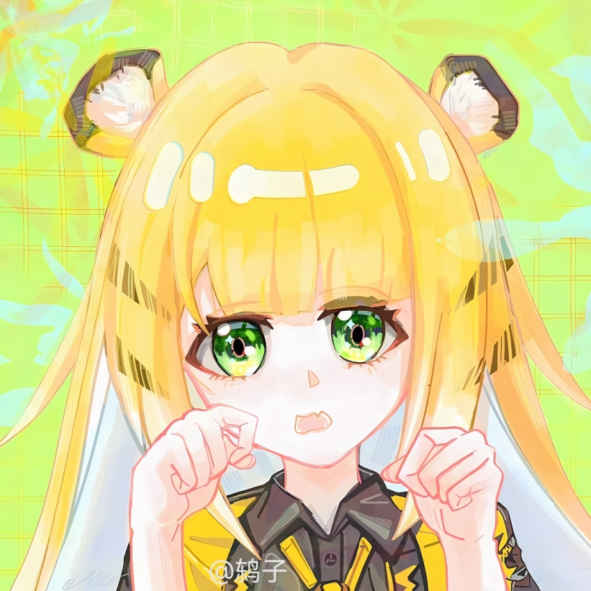 1girl animal_ear_fluff animal_ears blonde_hair colored_inner_hair green_eyes hime_cut ju_fufu long_hair looking_at_viewer multicolored_hair open_mouth shirt simple_background solo tail tiger_ears tiger_girl user_uxax2725 zenless_zone_zero