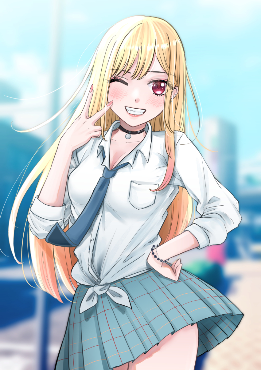 1girl absurdres blonde_hair blue_skirt blurry blurry_background bracelet breasts choker cleavage day gyaru hand_up highres jewelry kanzaki_izumi kitagawa_marin lipstick long_hair looking_at_viewer makeup necktie one_eye_closed outdoors red_eyes shirt skirt smile solo sono_bisque_doll_wa_koi_wo_suru standing v white_shirt