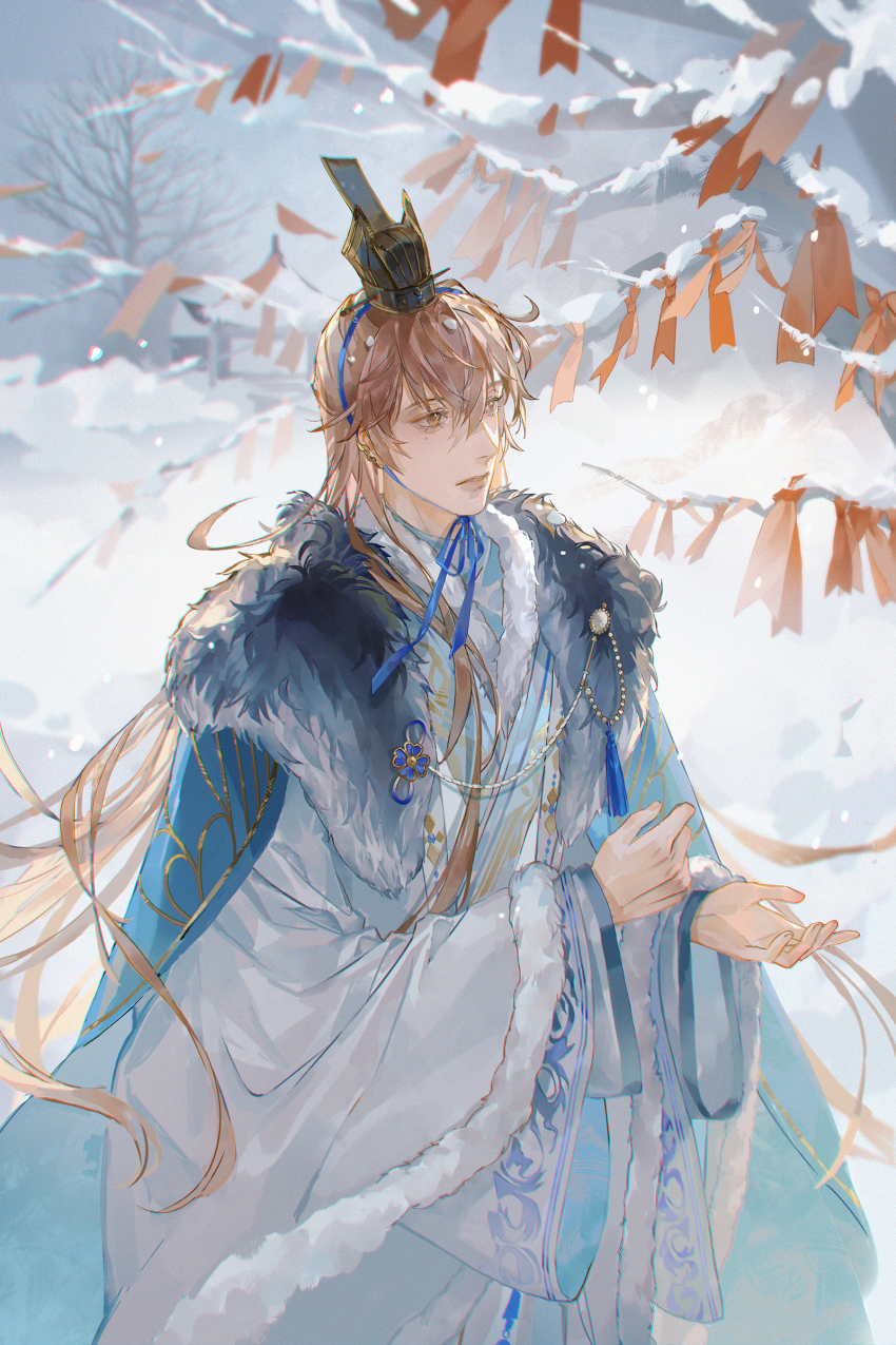 1boy absurdres aqua_cape architecture azz blonde_hair blue_hanfu cape chinese_clothes code:_kite east_asian_architecture fur_shawl hanfu highres outdoors shawl sky snow solo tree winter xiao_guan_(headdress) yuan_ji_(code:_kite)