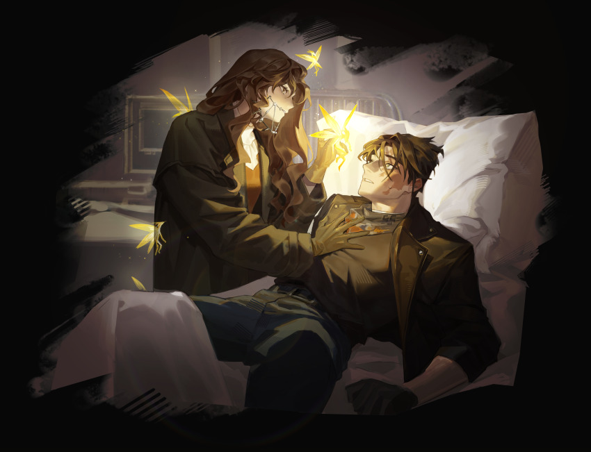 1boy 1girl absurdres braces brown_coat burn_scar coat creature curly_hair fairy head_on_pillow highres holding holding_creature j_(reverse:1999) jacket leather leather_jacket long_hair mini_person nell_ro on_bed pillow reverse:1999 scar scar_on_face short_hair tooth_fairy_(reverse:1999) wings