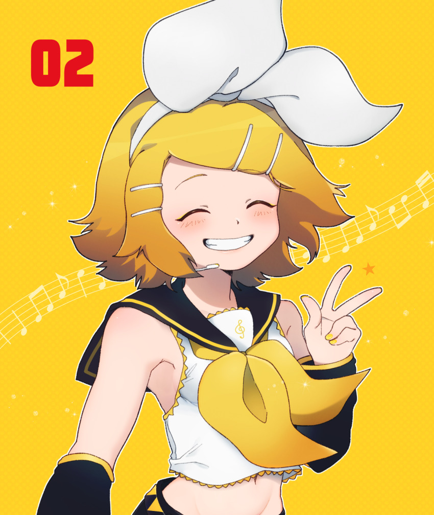 1girl black_sailor_collar blush closed_eyes detached_sleeves facing_viewer grin hairband headset highres kagamine_rin komewatari musical_note musical_staff sailor_collar shirt short_hair smile solo vocaloid white_hairband white_shirt yellow_background