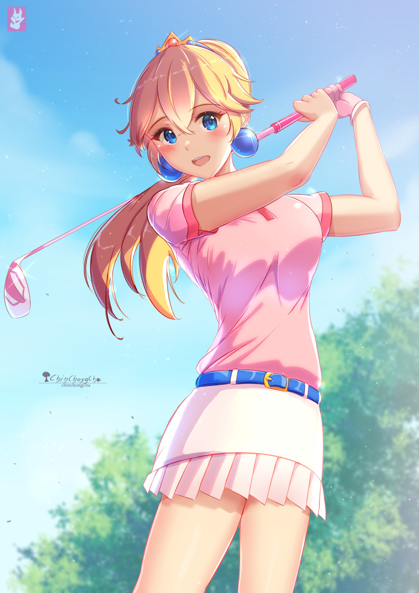 1girl absurdres blonde_hair blue_eyes blue_sky chinchongcha crown earrings foliage gloves golf golf_club highres holding holding_golf_club jewelry long_hair mario_(series) mario_golf mario_golf:_super_rush mini_crown miniskirt nintendo open_mouth outdoors pink_shirt ponytail princess_peach shirt short_sleeves single_glove skirt sky solo sphere_earrings sportswear white_skirt