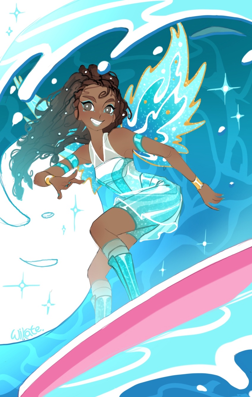 1girl aisha_(winx_club) armlet bare_shoulders blue_boots blue_dress blue_eyeliner blue_lips blue_shorts blue_wings boots bracelet bright_pupils brown_eyes brown_hair commentary commentary_request dark-skinned_female dark_skin dress english_commentary eyeliner fairy fairy_wings fang full_body gold_bracelet grin happy highres jewelry knee_boots lipstick long_hair looking_at_viewer magical_girl makeup see-through_clothes see-through_dress short_dress shorts shorts_under_dress signature sleeveless sleeveless_dress smile solo sparkle surfboard surfing thick_eyebrows v-neck very_dark_skin very_long_hair waves white_background white_pupils wikate wings winx_club winx_club_(reboot)