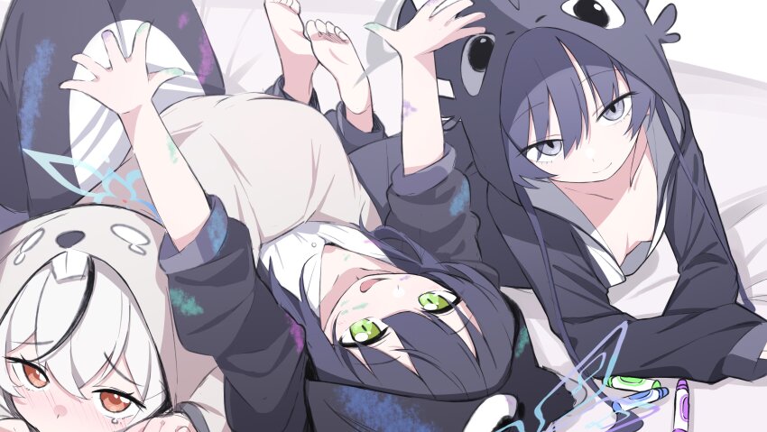 3girls absurdres animal_hood black_hoodie blue_archive blue_halo blush breasts halo highres hood hoodie kisaki_(blue_archive) kokona_(blue_archive) mmhomm multiple_girls pajamas shun_(blue_archive) shun_(small)_(blue_archive) sleepover small_breasts