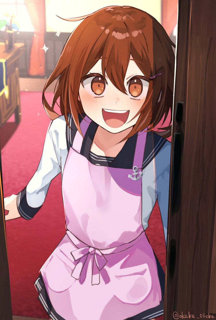 1girl anchor_ornament apron black_sailor_collar black_skirt brown_eyes brown_hair cowboy_shot desk door highres ikazuchi_(kancolle) kantai_collection open_mouth pink_apron pleated_skirt round_teeth sailor_collar sailor_shirt school_uniform serafuku shirt short_hair skirt smile solo teeth tsumikitsuki_(katsuobushi) upper_teeth_only white_shirt