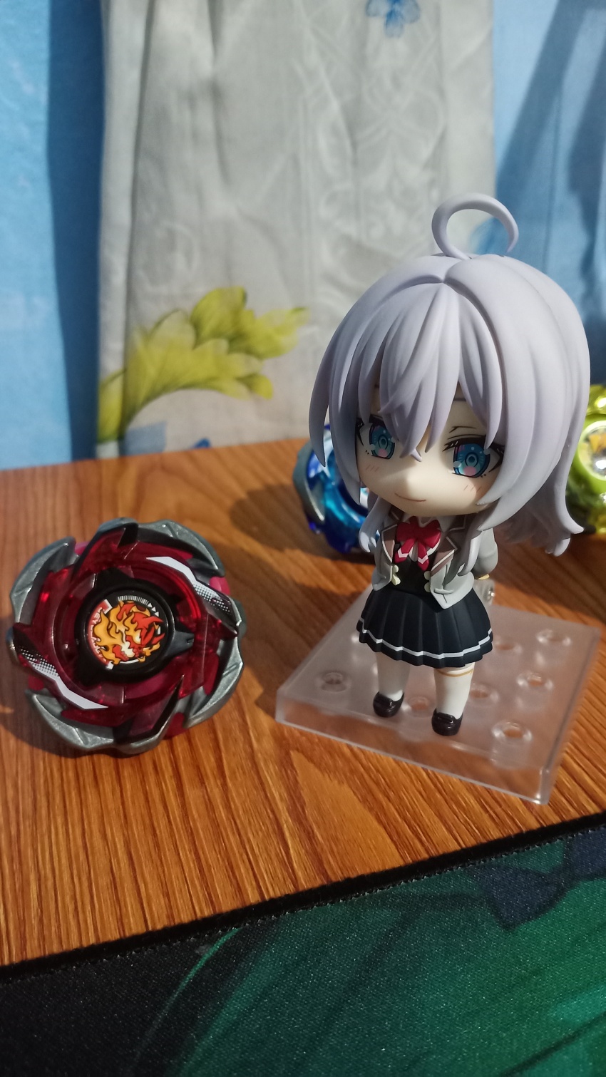1girl alisa_mikhailovna_kujou beyblade beyblade_(object) beyblade_x dranbrave_s6-60v figure grey_hair hellsreaper_t4-70k long_hair nendoroid school_uniform smile tokidoki_bosotto_roshia-go_de_dereru_tonari_no_alya-san wizardarc_r4-55lo