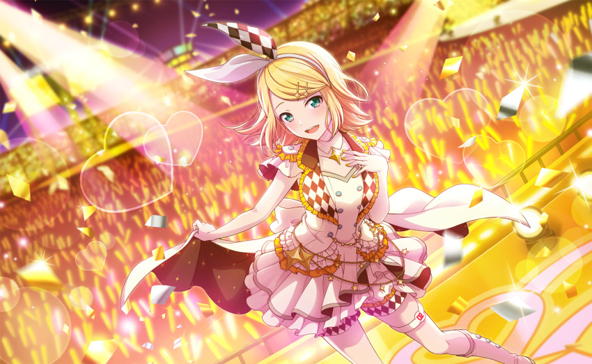 1girl :d blonde_hair blurry bokeh boots bow_hairband clothes_grab collar colorful_palette confetti crowd depth_of_field detached_collar dress game_cg glowstick green_eyes hair_ornament hairband hairclip heart highres kagamine_rin medium_hair more_more_jump!_rin official_art open_mouth penlight_(glowstick) project_sekai smile solo sparkle stage teeth thigh_strap third-party_source tongue upper_teeth_only vocaloid white_boots white_collar white_dress yellow_theme