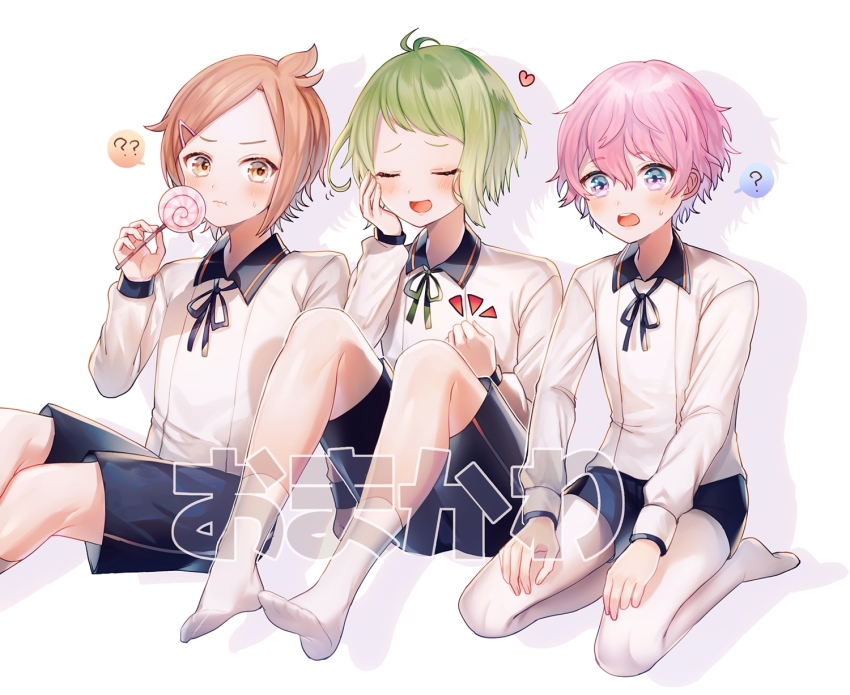 10s 3boys ? abandon_ranka akita_toushirou blue_eyes brown_eyes brown_hair candy clenched_hand closed_eyes food green_hair hand_on_own_cheek hand_on_own_face heart highres houchou_toushirou pantyhose_under_shorts lollipop male_focus mouri_toushirou multiple_boys open_mouth pantyhose pink_hair shorts sitting smile spoken_question_mark touken_ranbu translation_request white_legwear