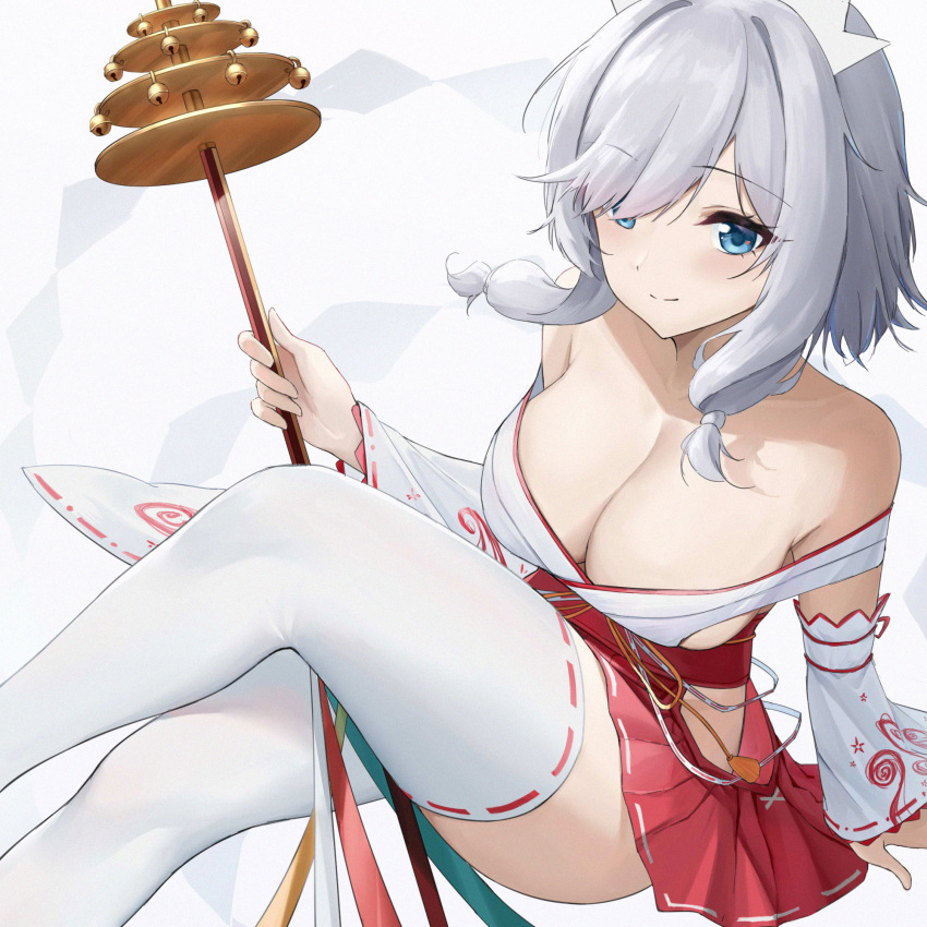 1girl azur_lane bell blue_eyes breasts cleavage closed_mouth crossed_legs grey_hair highres hip_vent holding jingle_bell kafeifeifeifeifeifei_jiemo_jun large_breasts long_sleeves looking_at_viewer luna_(doa) no_panties nontraditional_miko red_skirt ribbon-trimmed_legwear ribbon_trim short_hair_with_long_locks sidelocks sitting skirt smile solo split_mouth thighhighs white_thighhighs wide_sleeves
