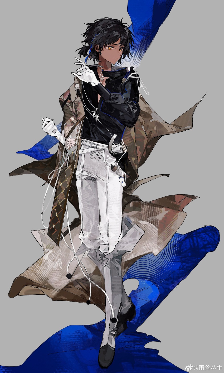 1boy absurdres arknights artist_name black_hair black_shirt boots buqiyong chinese_commentary coat coat_on_shoulders commentary_request dark-skinned_male dark_skin gloves green_coat green_eyes grey_background grey_boots high_heel_boots high_heels highres jewelry knee_boots long_sleeves male_focus pants puffy_long_sleeves puffy_sleeves serious shirt short_hair simple_background solo thorns_(arknights) thorns_the_lodestar_(arknights) walking white_gloves white_pants