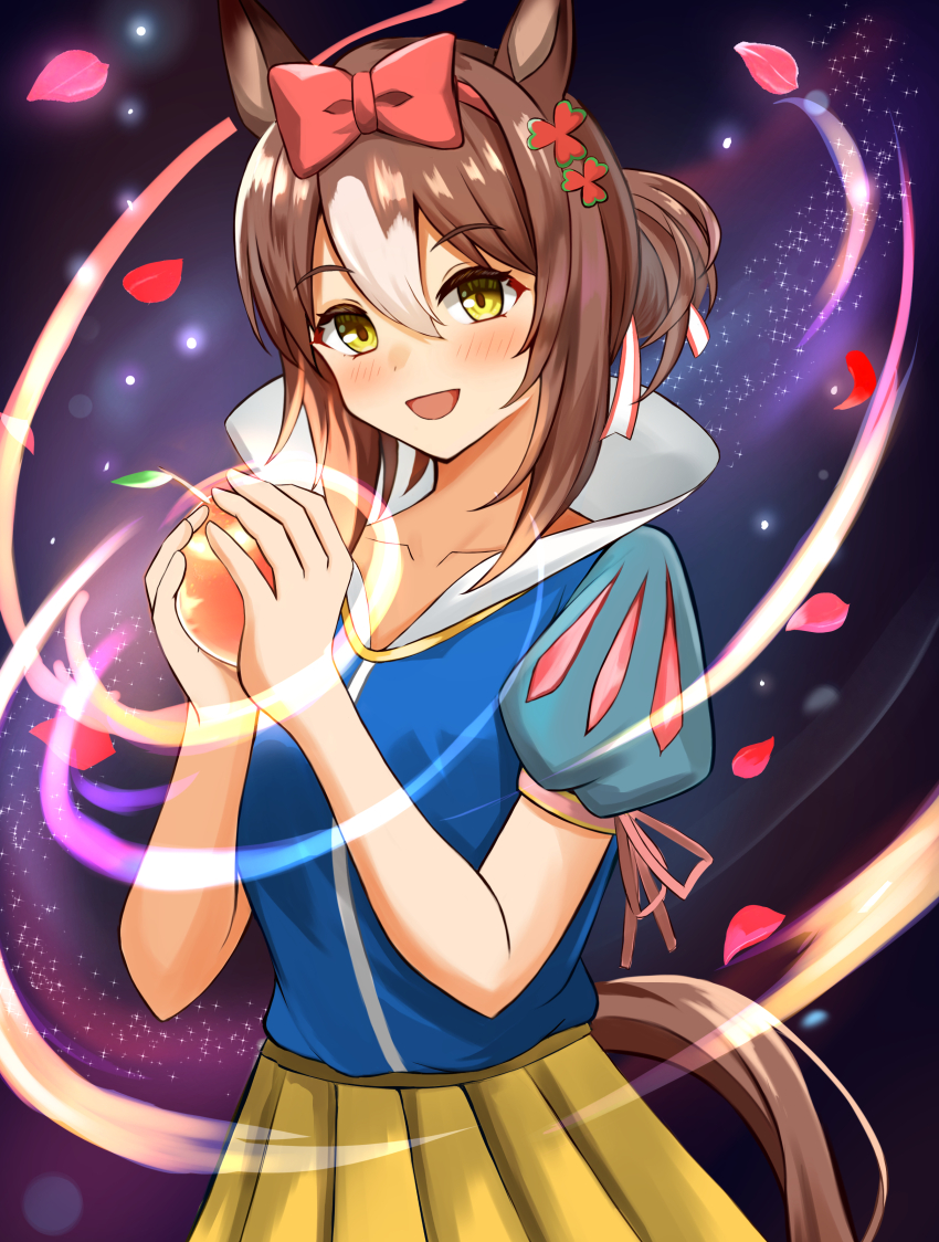 1girl absurdres animal_ears apple blue_shirt blush bow clover_hair_ornament commentary_request cosplay falling_petals fine_motion_(umamusume) food fruit hair_between_eyes hair_bow hair_bun hair_ornament highres holding holding_food holding_fruit horse_ears horse_girl horse_tail looking_at_viewer multicolored_hair open_mouth petals pleated_skirt puffy_short_sleeves puffy_sleeves red_bow shirt short_hair short_sleeves skirt sky_wing12 smile snow_white_(disney) snow_white_(disney)_(cosplay) solo star_(symbol) star_symbol_background streaked_hair tail umamusume white_hair yellow_eyes yellow_skirt