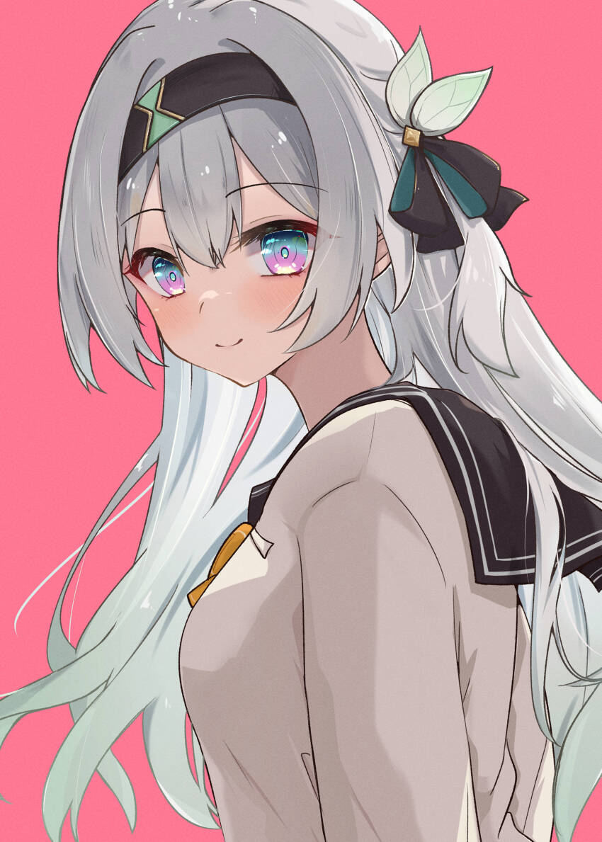absurdres black_hairband black_ribbon black_sailor_collar blush closed_mouth firefly_(honkai:_star_rail) gradient_hair green_pupils grey_hair grey_shirt hair_between_eyes hair_intakes hair_ornament hair_ribbon hairband highres honkai:_star_rail honkai_(series) long_hair multicolored_eyes multicolored_hair orange_ribbon pink_background ribbon sailor sailor_collar shirt simple_background smile tabitsuki two-tone_eyes two-tone_hair