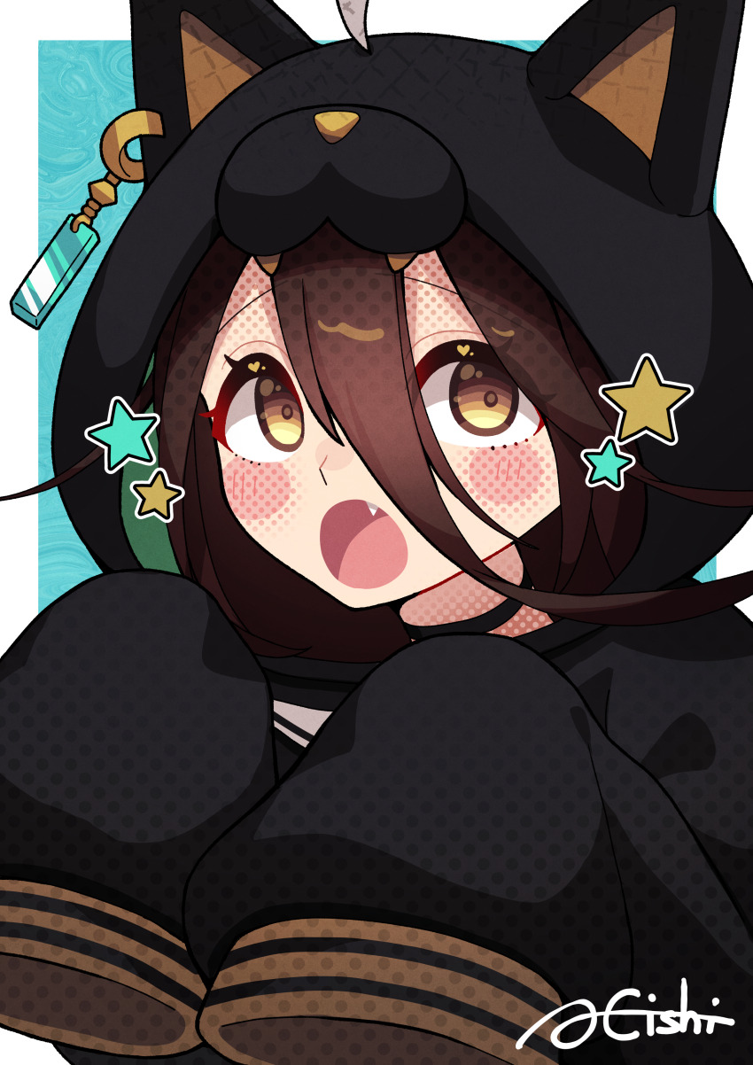 1girl a4_(a4_eishi) absurdres ahoge animal_ears animal_hood artist_name black_choker cat_ears choker ear_tag earrings fake_animal_ears fang grey_hair hair_between_eyes hair_through_headwear highres hood jewelry long_bangs long_hair_between_eyes manhattan_cafe_(umamusume) multicolored_hair open_mouth signature single_earring sleeves_past_fingers sleeves_past_wrists solo umamusume yellow_eyes