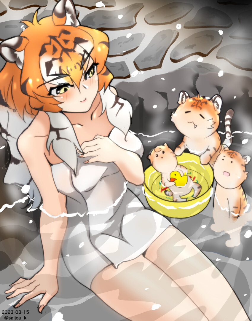 1girl 3others :3 =_= animal_ear_fluff animal_ears artist_name basin blush breasts collarbone commentary dated fang fang_out hair_between_eyes highres kemono_friends large_breasts long_hair looking_at_another multicolored_hair multiple_others naked_towel onsen orange_hair partially_submerged rubber_duck saijou_k siberian_tiger_(kemono_friends) sitting smile snowing tiger_ears towel twitter_username water wavy_hair white_hair yellow_eyes