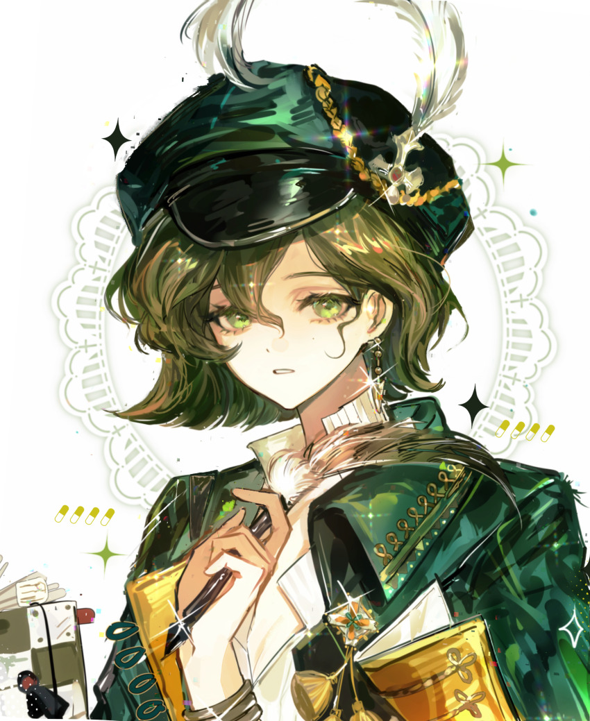 1girl absurdres brown_hair cabbie_hat cape green_cape green_eyes green_hat hair_between_eyes hand_up hat hat_feather highres holding holding_quill mole mole_under_eye parted_lips quill recoleta_(reverse:1999) reverse:1999 shirt short_hair solo sparkle upper_body weiyan_(nbnbmwnl) white_background white_shirt