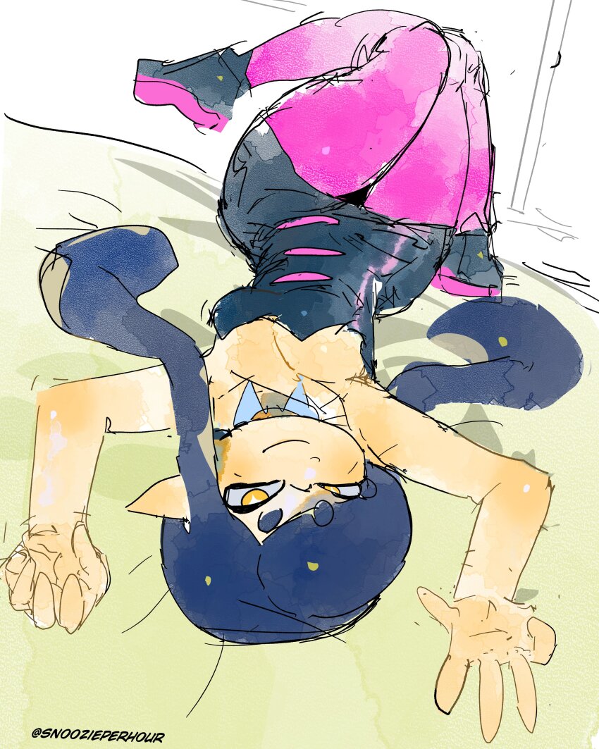 1girl absurdres breasts callie_(splatoon) cleavage hair_down highres long_hair looking_at_viewer lying nintendo on_back on_bed snoozieperhour splatoon_(series) tentacle_hair upside-down