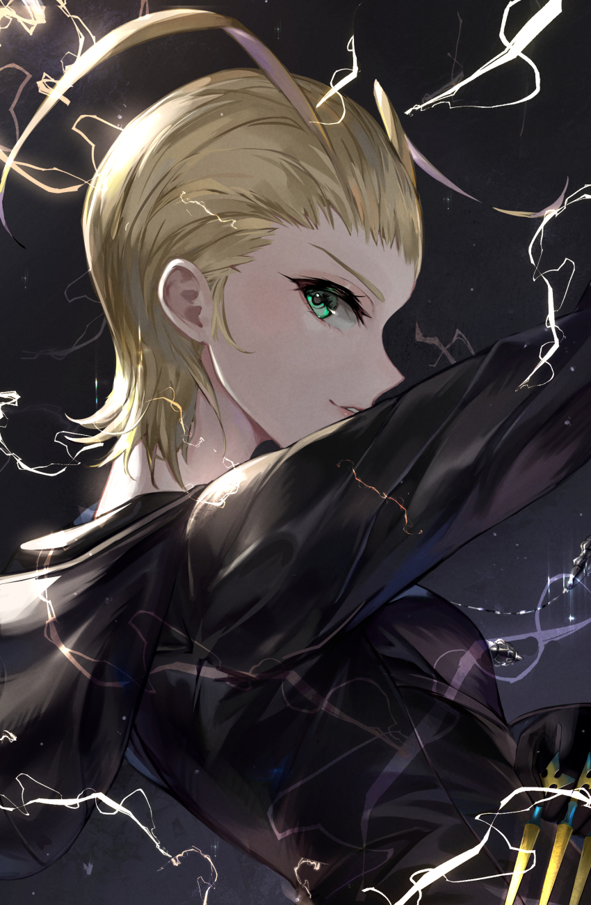 1girl black_coat black_coat_(kingdom_hearts) coat commentary_request electricity green_eyes grin highres holding holding_knife holding_weapon hood hood_down hooded_coat kingdom_hearts kingdom_hearts:_chain_of_memories knife larxene long_sleeves looking_at_viewer pepo_(oopepoo) profile short_hair smile solo weapon