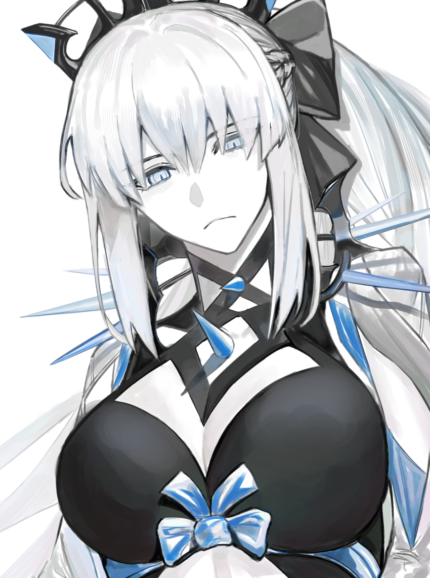 1girl black_bow black_tiara blue_bow blue_eyes bow braid breasts cleavage clothing_cutout fate/grand_order fate_(series) frown hair_between_eyes hair_bow half_up_braid halterneck highres large_breasts long_hair m_ttl morgan_le_fay_(fate) morgan_le_fay_(third_ascension)_(fate) ponytail shrug_(clothing) sidelocks solo spikes tiara upper_body white_background white_hair white_shrug