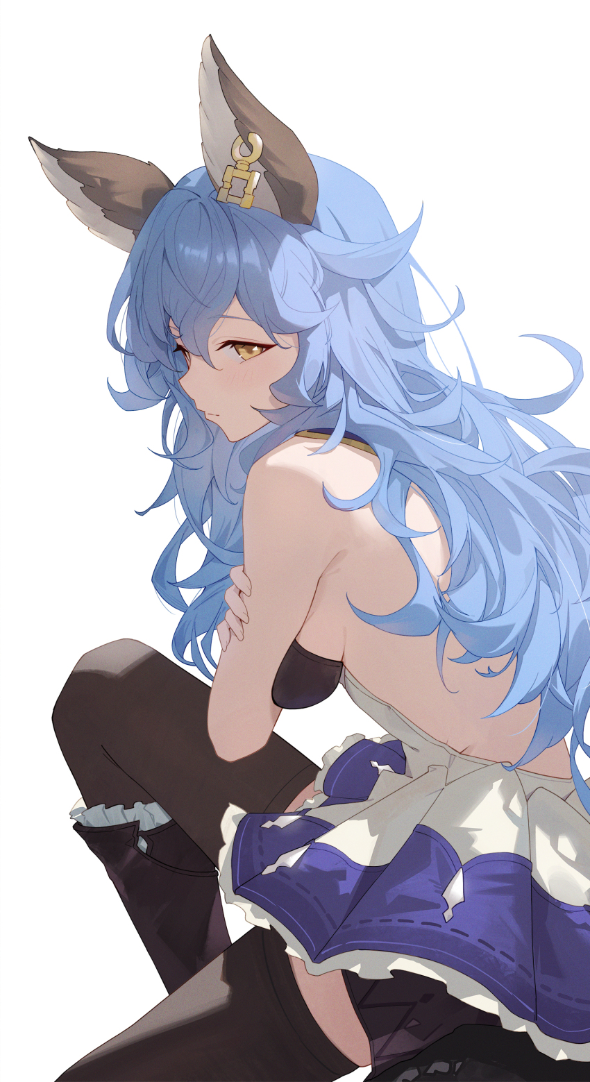 1girl absurdres animal_ears backless_dress backless_outfit bare_shoulders black_thighhighs blue_hair blush breasts closed_mouth commentary_request dress erune ferry_(granblue_fantasy) from_behind granblue_fantasy hair_between_eyes highres knee_up large_breasts long_hair looking_at_viewer sideboob simple_background sleeveless sleeveless_dress solo sukaliya thighhighs thighs wavy_hair white_background white_dress yellow_eyes