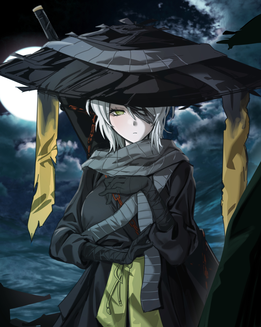 1girl 1other absurdres ajirogasa bandaged_arm bandages breasts chain closed_mouth cloud cloudy_sky commentary_request conical_hat faust_(project_moon) full_moon grey_scarf hand_wraps hat heishou_pack-mao_branch_(identity)_(project_moon) highres korean_commentary large_breasts limbus_company long_sleeves moon night night_sky one_eye_covered outdoors project_moon rice_hat roan_green scarf short_hair sky solo_focus sword sword_on_back weapon weapon_on_back white_hair yellow_eyes