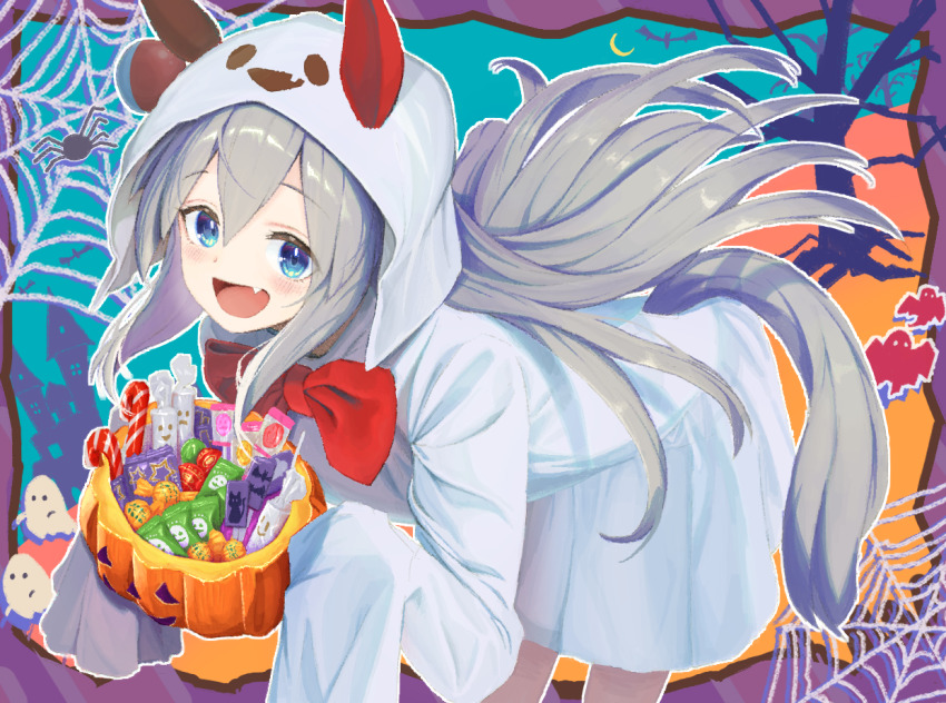 1girl alternate_costume animal_ears blue_eyes blush candy clothing_cutout commentary_request cowboy_shot ear_covers ears_through_headwear fang food grey_hair hair_between_eyes halloween halloween_costume holding horse_ears horse_girl horse_tail leaning_forward looking_at_viewer open_mouth sleeves_past_fingers sleeves_past_wrists smile solo tail tail_through_clothes tamamo_cross_(umamusume) tsujiya_okuyasu umamusume