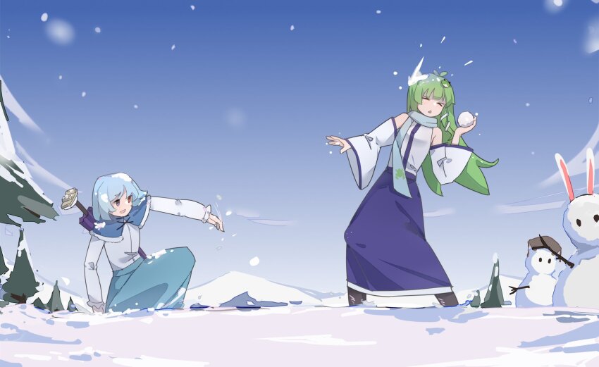 &gt;_&lt; 2girls animal_ears antenna_hair blue_capelet blue_hair blue_skirt blue_sky capelet cloud commentary detached_sleeves frog_hair_ornament green_hair gumingdi_ban hair_ornament heterochromia highres kochiya_sanae long_hair multiple_girls open_mouth outdoors rabbit_ears scarf shirt short_hair skirt sky snow snowball snowball_fight snowman symbol-only_commentary tatara_kogasa touhou tree umbrella white_shirt wild_and_horned_hermit