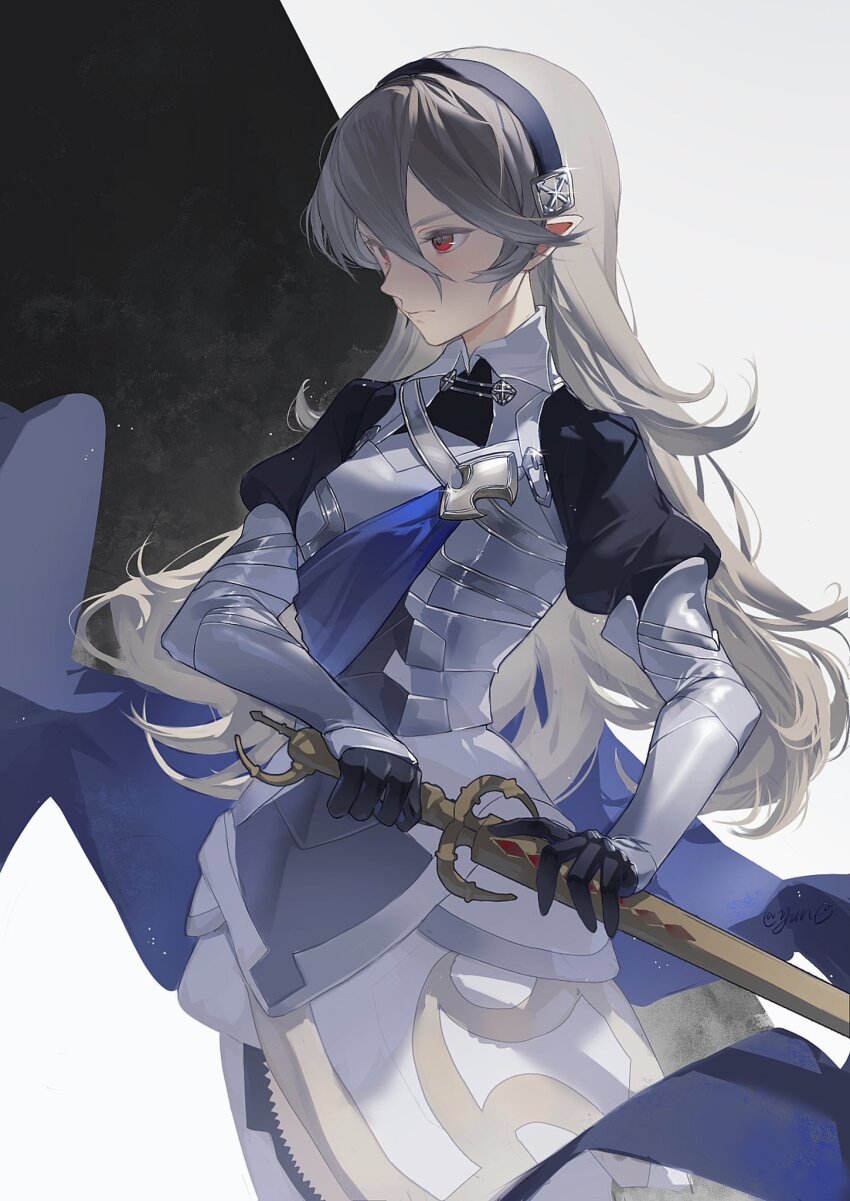 1girl armor black_gloves black_hairband blue_cape breastplate cape closed_mouth commentary_request female_corrin_(fire_emblem) fire_emblem fire_emblem_fates gloves grey_hair hair_between_eyes hairband highres holding holding_sword holding_weapon juliet_sleeves long_hair long_sleeves nintendo pointy_ears puffy_sleeves red_eyes solo sword weapon yato_(fire_emblem) yun_(dl2n5c7kbh8ihcx)