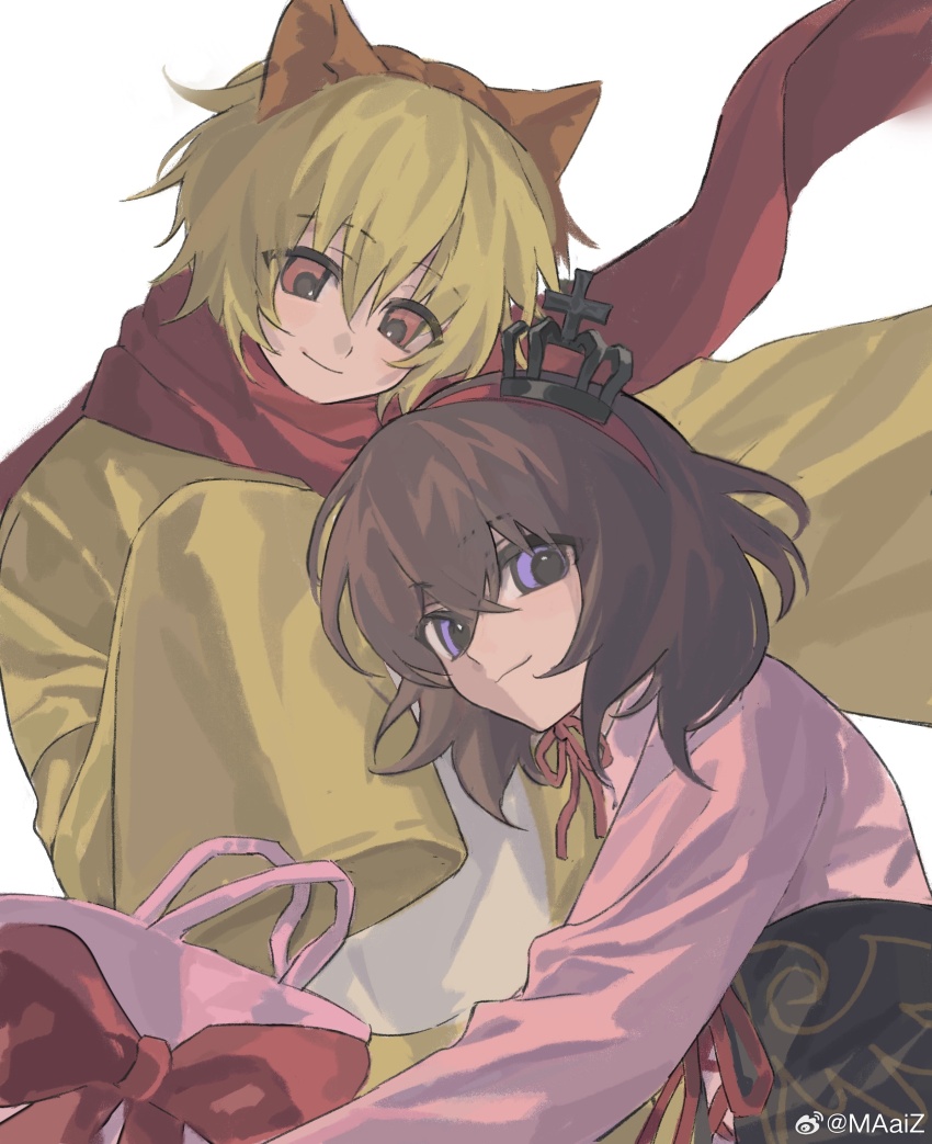 1boy 1girl absurdres blonde_hair blue_eyes brown_hair closed_mouth highres lion_boy looking_at_another looking_at_viewer maaiz red_eyes red_scarf sakutarou_(umineko) scarf simple_background smile umineko_no_naku_koro_ni ushiromiya_maria white_background