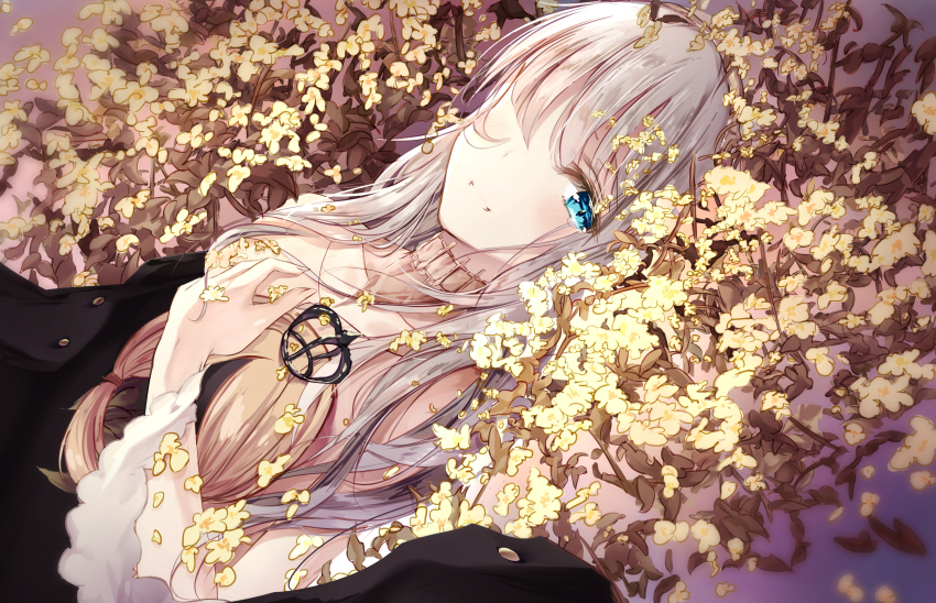 1girl absurdres anastasia_(fate) blue_eyes bow cleavage_cutout clothing_cutout crown day dutch_angle eien_no_juu_nana-sai fate/grand_order fate_(series) female_focus hair_between_eyes hair_over_one_eye head highres long_hair looking_at_viewer lying mini_crown on_back outdoors shirt silver_hair smile solo white_shirt yellow_bow
