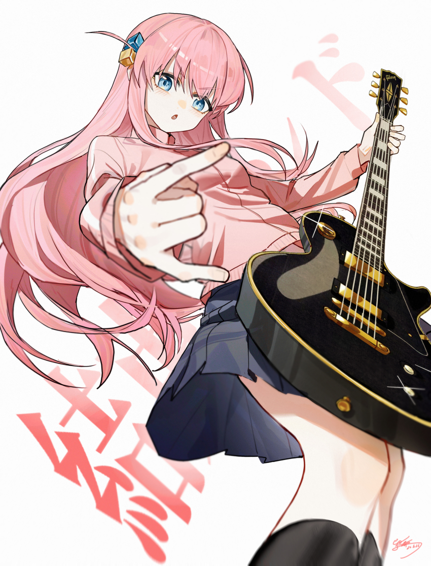 1girl :o \n/ absurdres black_skirt black_socks blue_eyes bocchi_the_rock! chinese_text cube_hair_ornament dated electric_guitar feet_out_of_frame gotoh_hitori grey_background guitar hair_ornament highres holding holding_guitar holding_instrument instrument jacket kneehighs light_blush long_hair long_sidelocks long_sleeves looking_at_viewer miniskirt parted_lips pink_hair pink_jacket pleated_skirt side_ahoge sidelocks signature skirt socks solo standing track_jacket variant_set yisjhui
