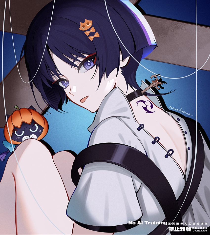 1boy absurdres animalization artist_name birthmark black_hair black_hat black_sleeves blue_background blunt_ends casual cat_hair_ornament collar collared_shirt colored_inner_hair commentary contemporary eyeliner eyeshadow from_behind genshin_impact hair_ornament halloween halloween_costume hat highres knees_up layered_sleeves looking_at_viewer looking_back makeup male_focus marionette marionette_controller median_furrow mitsudomoe_(shape) multicolored_hair naru9 official_alternate_costume parted_bangs person_and_animalization pumpkin_hat puppet purple_eyes purple_hair purple_pupils red_eyeliner red_eyeshadow scaramouche_(cat)_(genshin_impact) scaramouche_(genshin_impact) shirt short_sleeves solo streaked_hair symbol-only_commentary tomoe_(symbol) tongue tongue_out tsurime wanderer_(genshin_impact) watermark white_collar white_shirt white_sleeves wispy_bangs