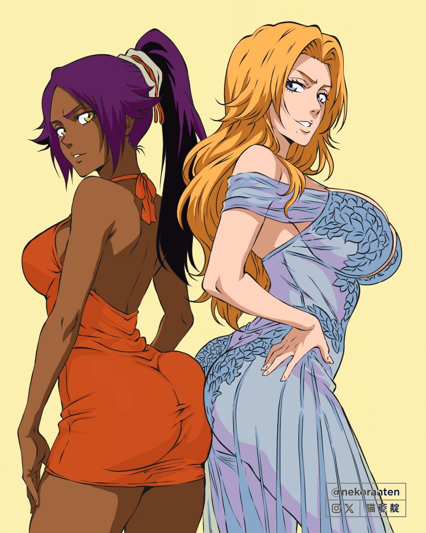 2girls artist_name ass bare_shoulders bleach blue_dress blue_eyes breasts colorized dark-skinned_female dark_skin dress hair_ornament instagram_logo instagram_username large_breasts long_hair matsumoto_rangiku mole mole_under_mouth multiple_girls nekoranten orange_dress orange_hair ponytail purple_hair shihouin_yoruichi simple_background teeth third-party_edit third-party_source twitter_logo twitter_username yellow_eyes