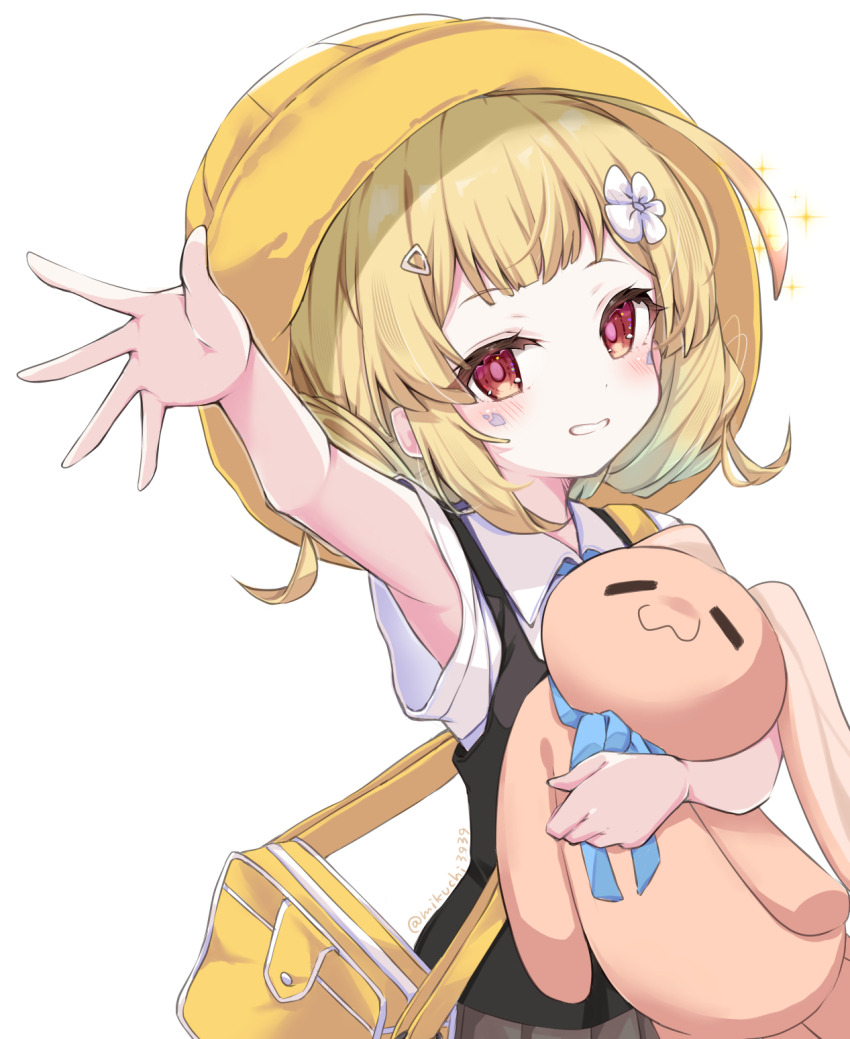 1girl :3 arm_up azur_lane blonde_hair eldridge_(after-school_good_girl)_(azur_lane) eldridge_(azur_lane) flower hair_flower hair_ornament hairclip hashtag-only_commentary hat highres holding holding_stuffed_toy looking_at_viewer mikuchi3939 reaching reaching_towards_viewer red_eyes school_hat short_hair simple_background solo sparkle stuffed_animal stuffed_toy teddy_bear twitter_username upper_body white_background white_flower yellow_bag yellow_hat