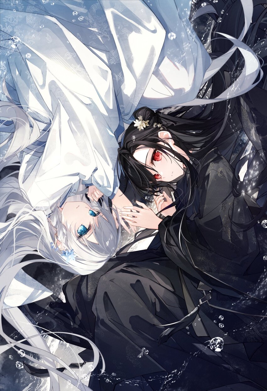2girls absurdres black_hair black_kimono blue_eyes blue_flower braid commentary_request flower from_above grey_hair hair_bun hair_flower hair_ornament highres japanese_clothes kimono long_hair long_sleeves looking_at_viewer looking_up lying mochizuki_shiina multiple_girls on_side original red_eyes rotational_symmetry single_side_bun very_long_hair white_flower white_kimono wide_sleeves