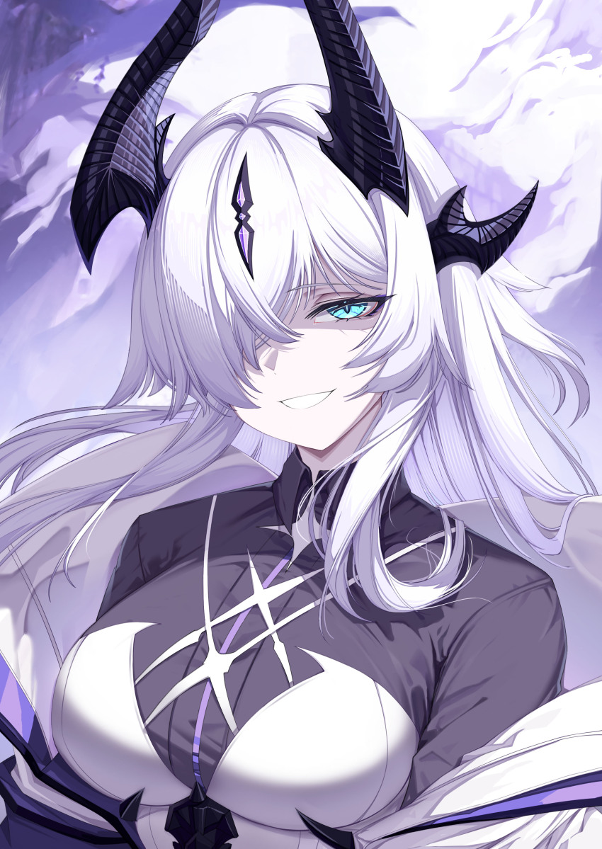 1girl absurdres aqua_eyes arknights black_horns breasts dragon_horns hair_over_one_eye highres horns long_hair mjd_maximum multiple_horns necrass_(arknights) one_eye_covered smile solo upper_body white_hair